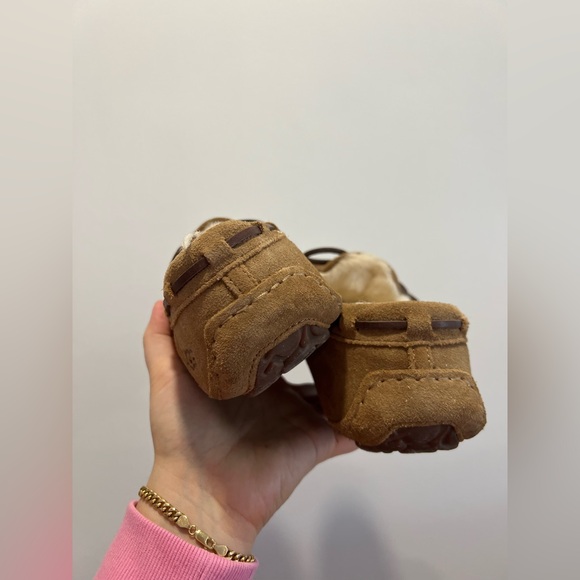 UGG Dakota Moccasins — BROWN — Women’s Size 8 — GENTLY USED - Picture 4 of 12